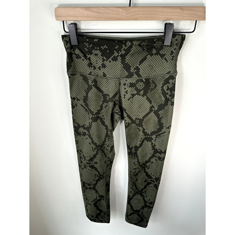Lululemon Wunder Under Crop (Hi-Rise) Full-On Luon Size 2 - Picture 5 of 5